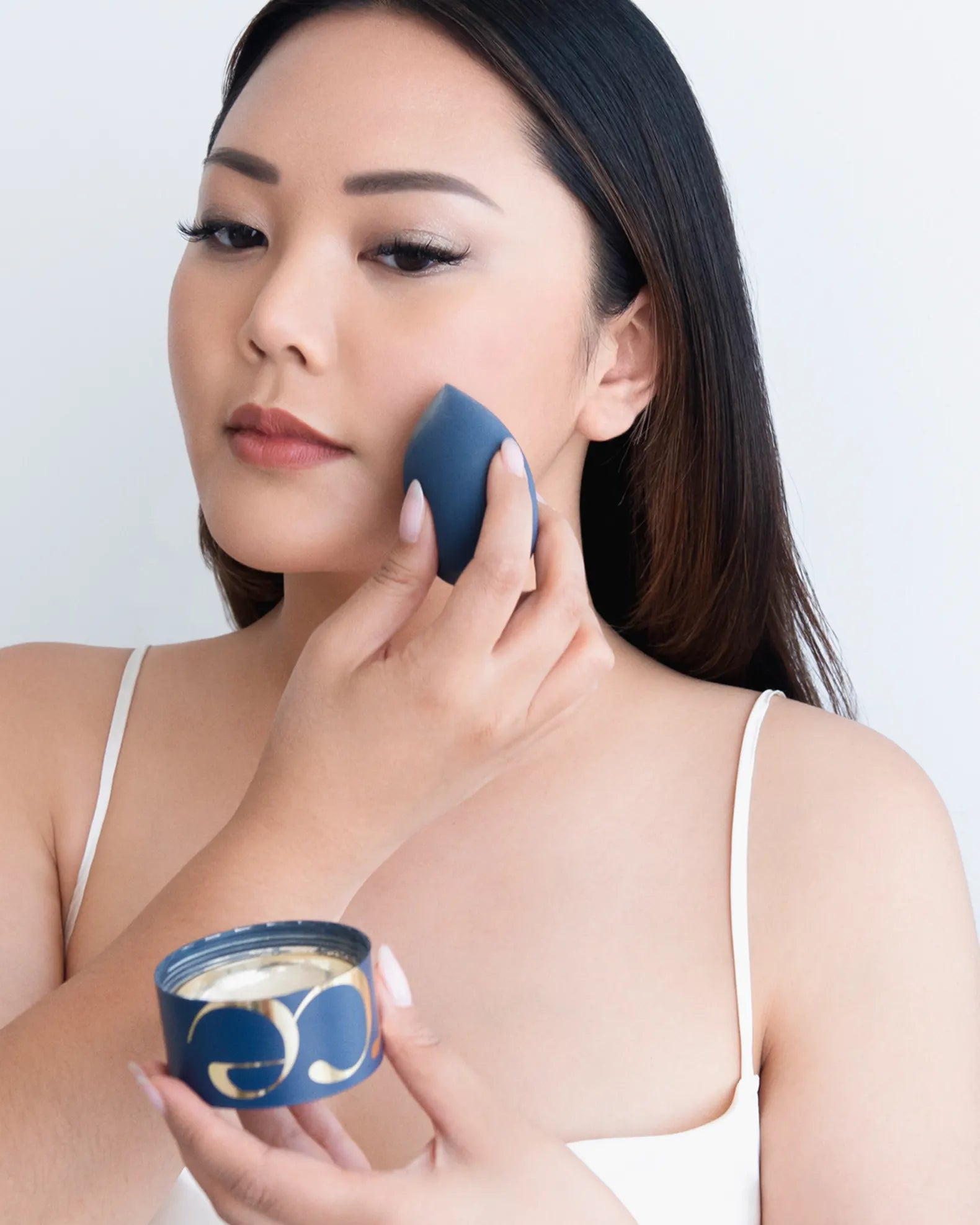 Come Closer Serum-Infused Setting Powder